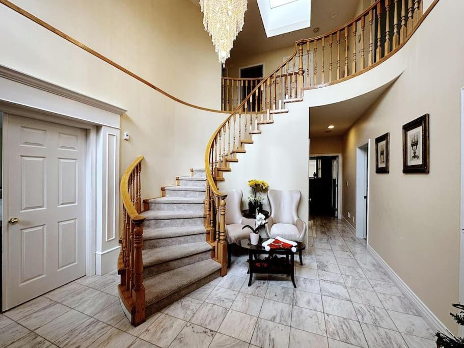 Super Cosy 8Bed & 6Bath In Vancouver Heart Near To Airport And Downtown Εξωτερικό φωτογραφία